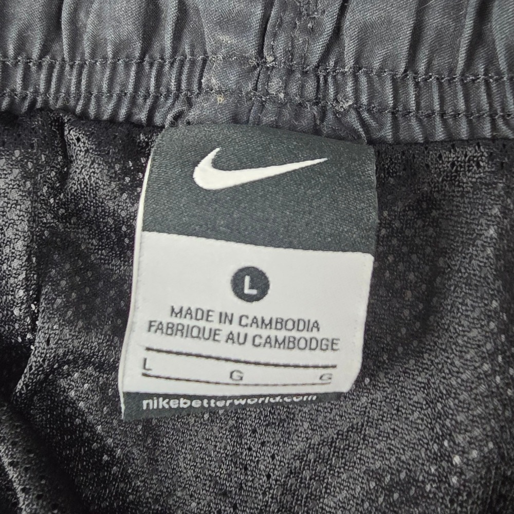 Vintage Nike Fire Flame Lightning Shorts Black Green Y2K Travis Scott Size Large - Picture 6 of 8